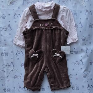 First Moment 2pcs Brown Velvet Baby Girl Decoration Cute Flowers, Heart Pockets